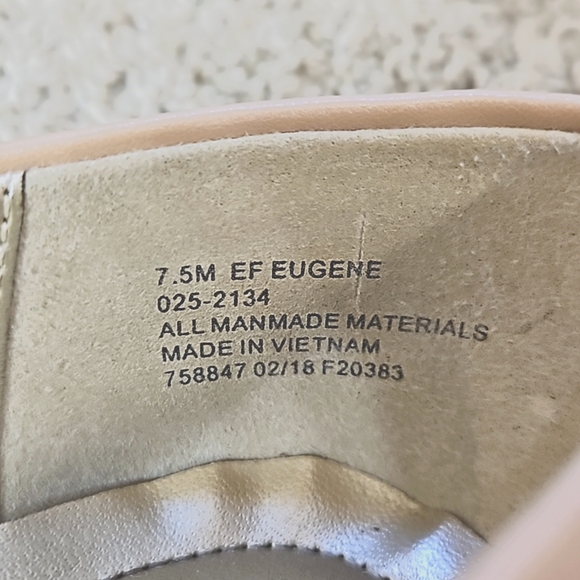 East 5th Beige Nude Faux Leather Round Toe Pump Heels Slip On Womens Size 7.5 - Picture 10 of 10